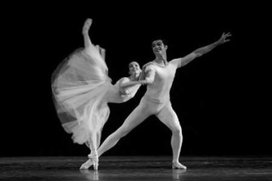教你如何欣赏芭蕾舞中的那些技术技巧