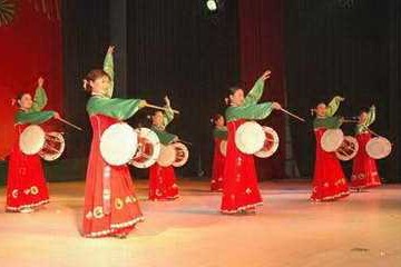 朝鲜族舞蹈风格特色