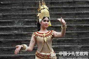 柬埔寨宗教舞蹈惊艳不已