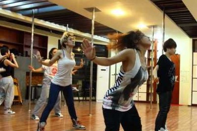 爵士舞课堂基础训练教学:准备部份、柔韧与素质、协调性练习