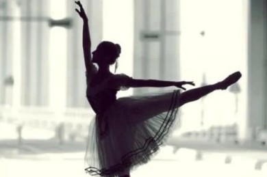 芭蕾舞为什么会成为当下最流行的艺术舞蹈之一？